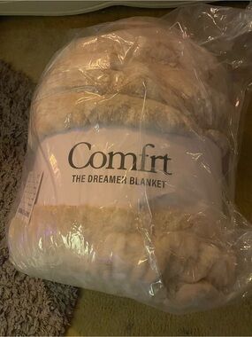 Comfrt The Dreamer Blanket Cappuccino XL- Plush Cream